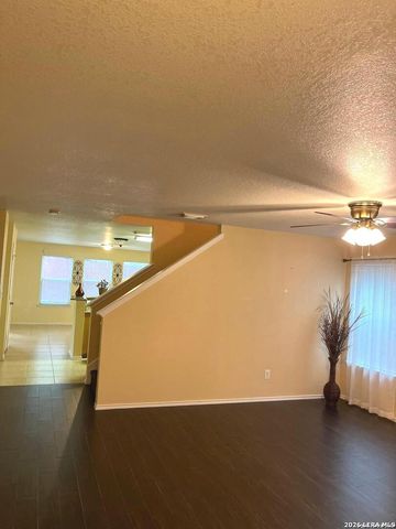 2242 Beacon Crk, San Antonio, TX 78213