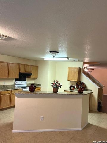 2242 Beacon Crk, San Antonio, TX 78213