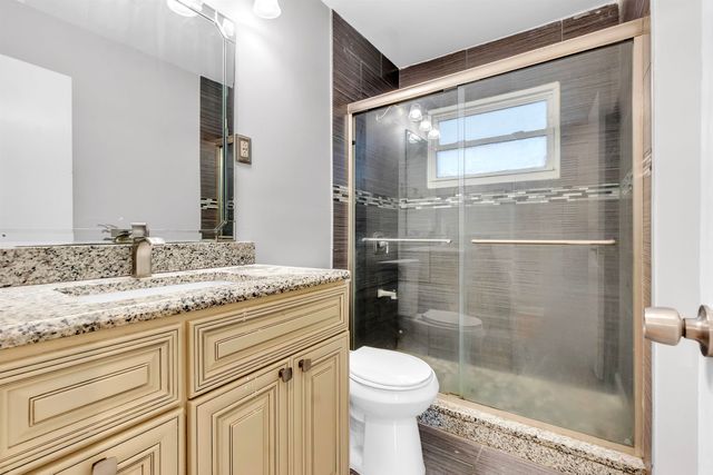 1903 CAPRI RD, Memphis, TN 38117