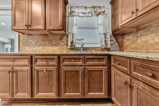 1903 CAPRI RD, Memphis, TN 38117