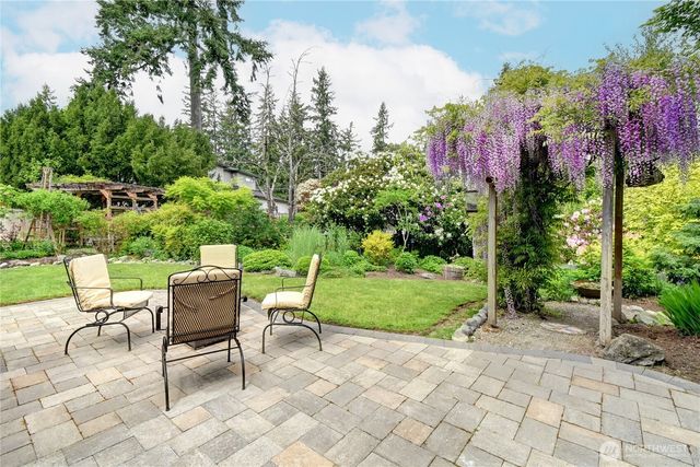 2430 155th Place SE, Bellevue, WA 98007