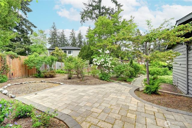 2430 155th Place SE, Bellevue, WA 98007