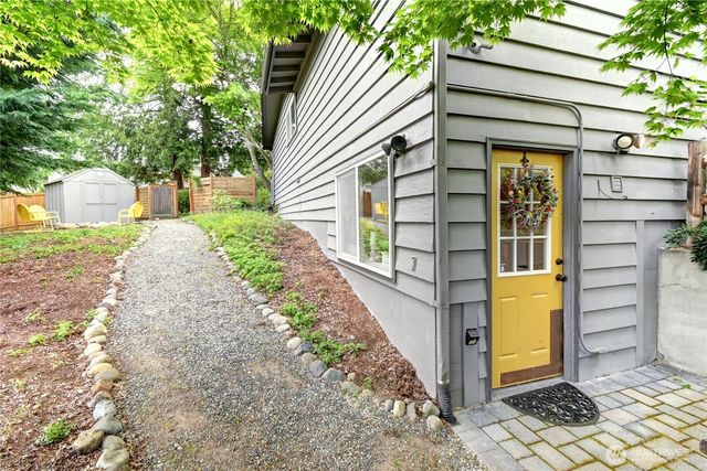2430 155th Place SE, Bellevue, WA 98007