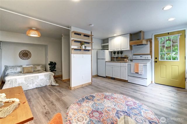 2430 155th Place SE, Bellevue, WA 98007