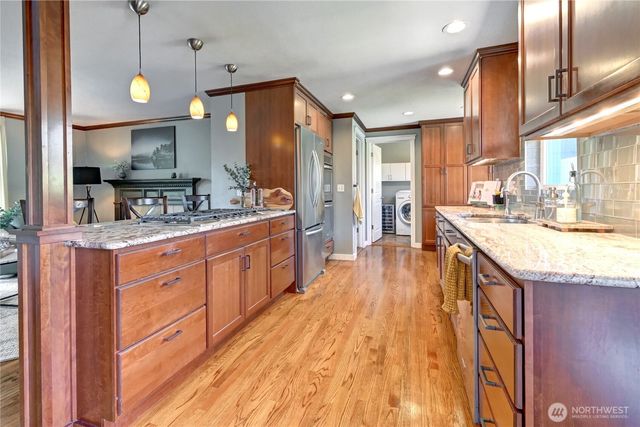 2430 155th Place SE, Bellevue, WA 98007