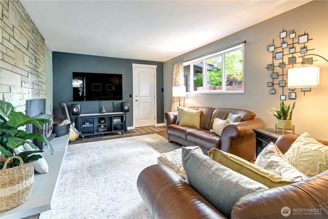 2430 155th Place SE, Bellevue, WA 98007