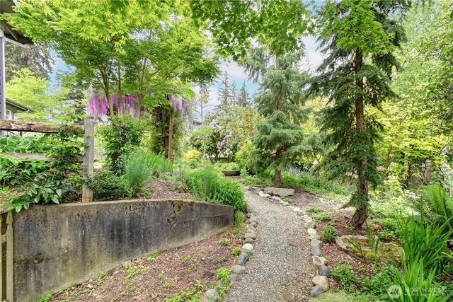 2430 155th Place SE, Bellevue, WA 98007