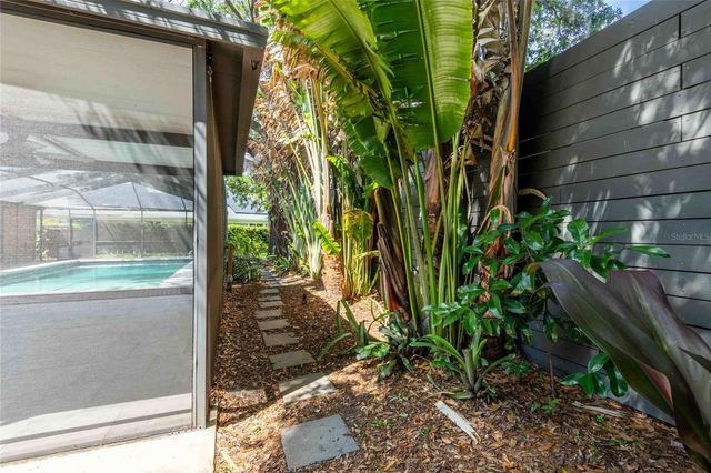 601 COLEBROOK COURT, Lutz, FL 33548