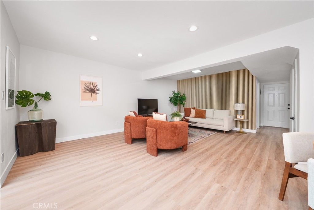 Image 16 of property listing at 6317 Morse, North Hollywood, CA 91606
