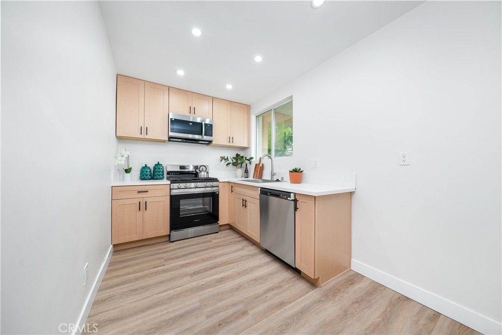 Image 23 of property listing at 6317 Morse, North Hollywood, CA 91606