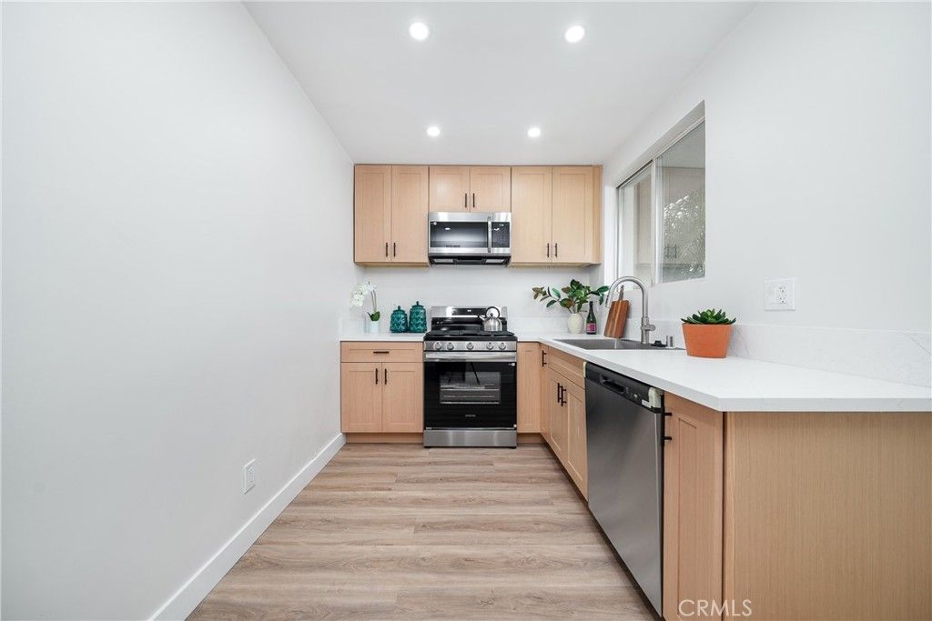 Image 24 of property listing at 6317 Morse, North Hollywood, CA 91606