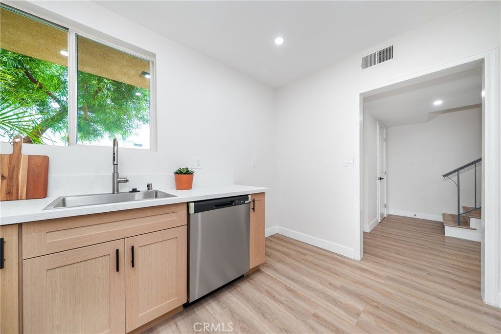 Image 25 of property listing at 6317 Morse, North Hollywood, CA 91606