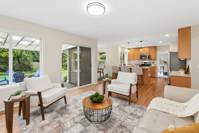 33045 NE 43rd Place, Carnation, WA 98014
