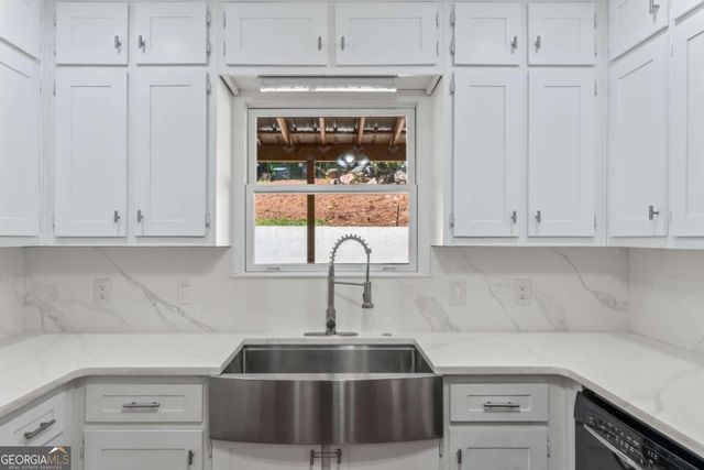 725 Nix Drive, Gainesville, GA 30501