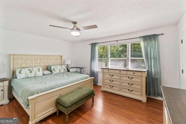 725 Nix Drive, Gainesville, GA 30501