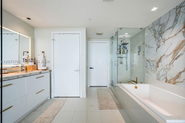 650 NE 32nd St 1203, Miami, FL 33137