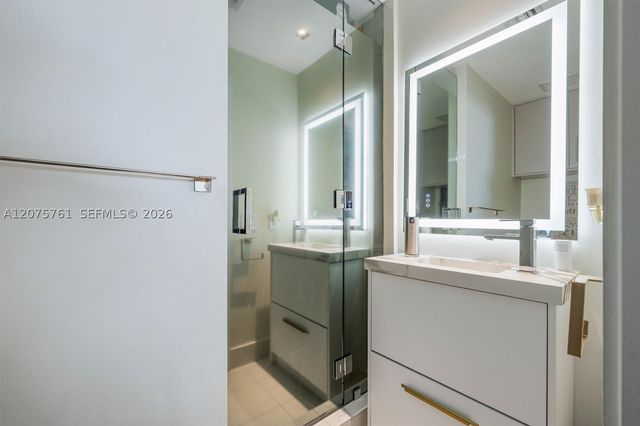 650 NE 32nd St 1203, Miami, FL 33137