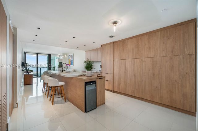 650 NE 32nd St 1203, Miami, FL 33137