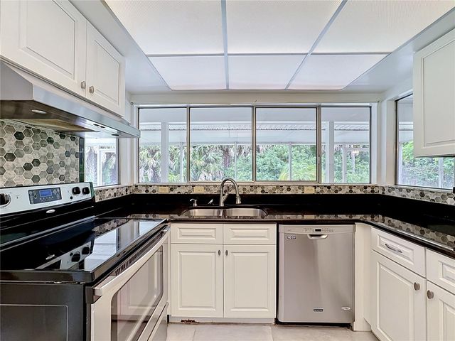 1213 PRICE CIRCLE NW, Port Charlotte, FL 33948