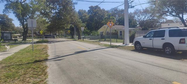 5825 Fillmore St, Hollywood, FL 33021