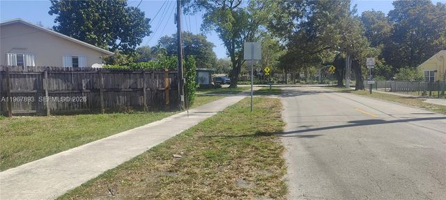 5825 Fillmore St, Hollywood, FL 33021