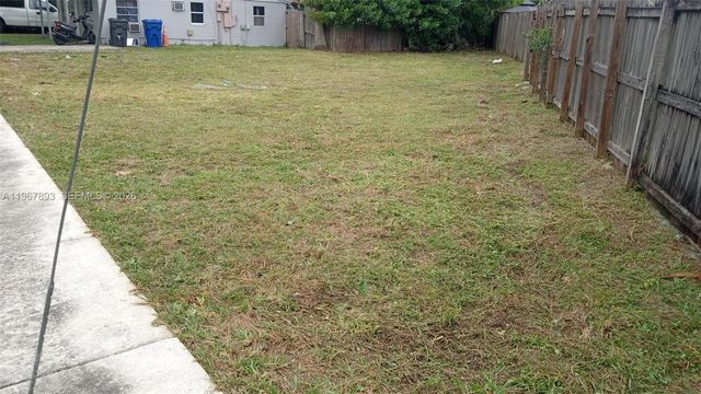 5825 Fillmore St, Hollywood, FL 33021