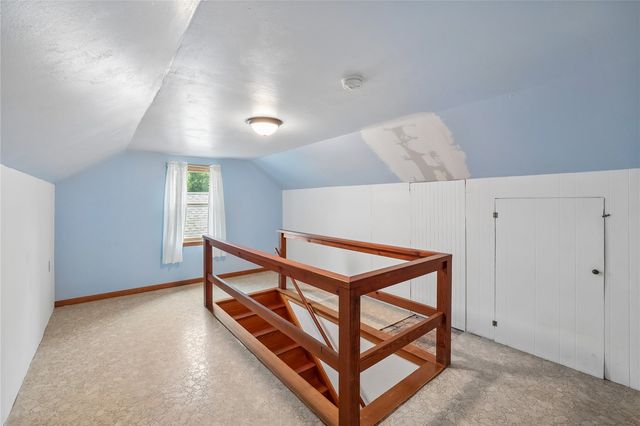 74 Essex Avenue SW, Swisher, IA 52338