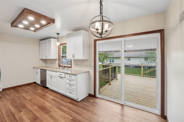 74 Essex Avenue SW, Swisher, IA 52338