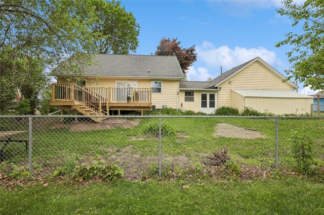 74 Essex Avenue SW, Swisher, IA 52338