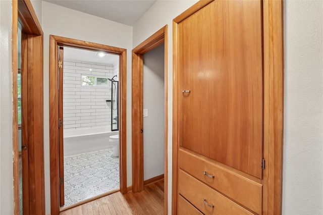 74 Essex Avenue SW, Swisher, IA 52338