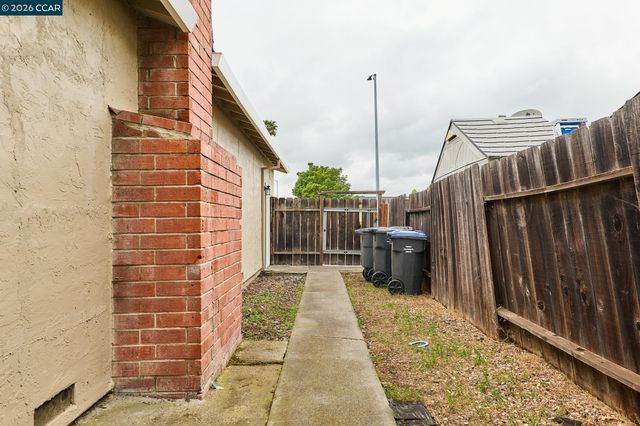 701 Shannon Dr, Suisun City, CA 94585