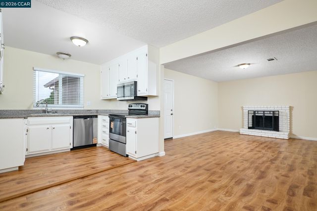 701 Shannon Dr, Suisun City, CA 94585