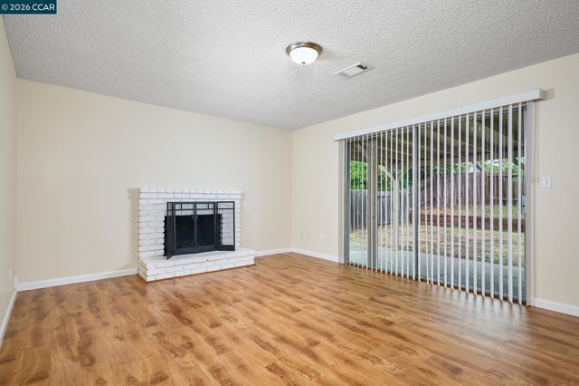 701 Shannon Dr, Suisun City, CA 94585