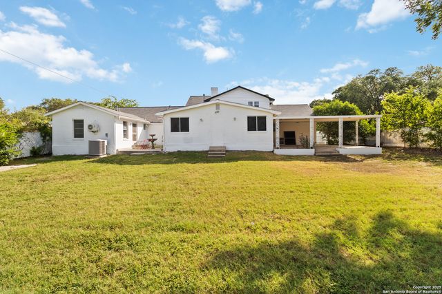2902 Belvoir Dr, San Antonio, TX 78230