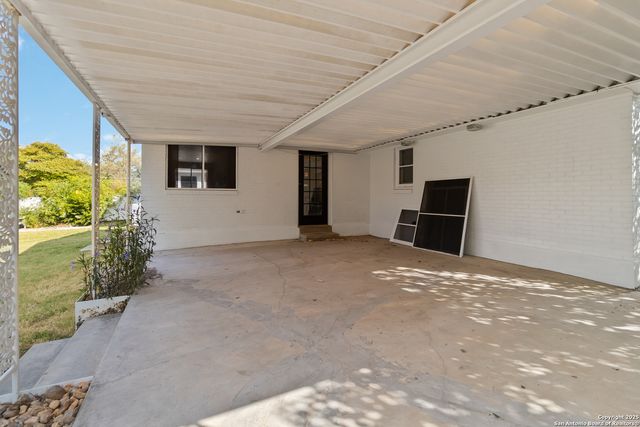 2902 Belvoir Dr, San Antonio, TX 78230
