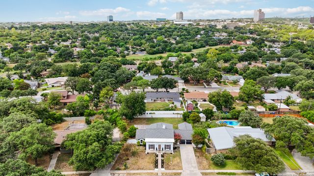 2902 Belvoir Dr, San Antonio, TX 78230