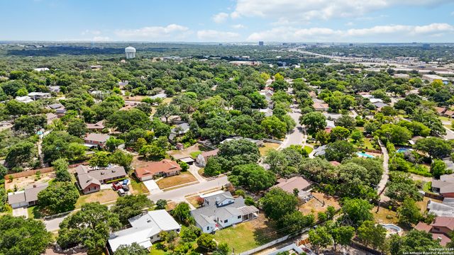 2902 Belvoir Dr, San Antonio, TX 78230