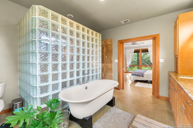 317 Saddle Mountain, Boerne, TX 78006