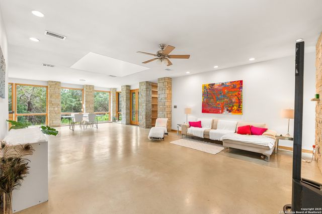 317 Saddle Mountain, Boerne, TX 78006