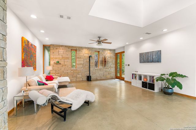 317 Saddle Mountain, Boerne, TX 78006