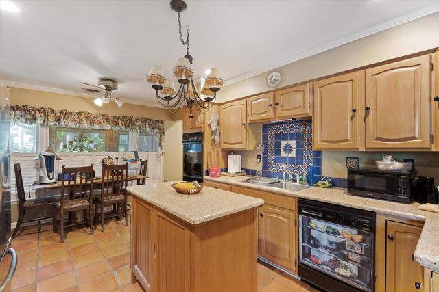 2532 E HAWTHORNE RD, Bartlett, TN 38134