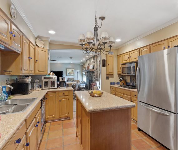 2532 E HAWTHORNE RD, Bartlett, TN 38134
