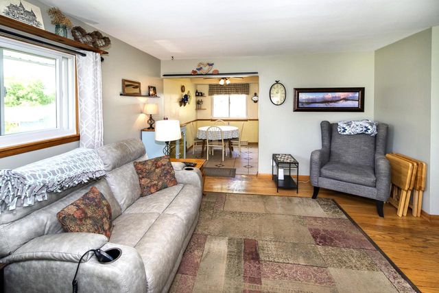 1532 S Grand AVENUE, Waukesha, WI 53189