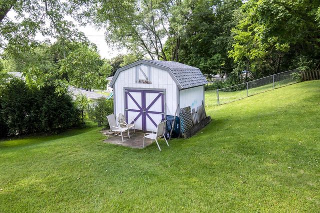 1532 S Grand AVENUE, Waukesha, WI 53189