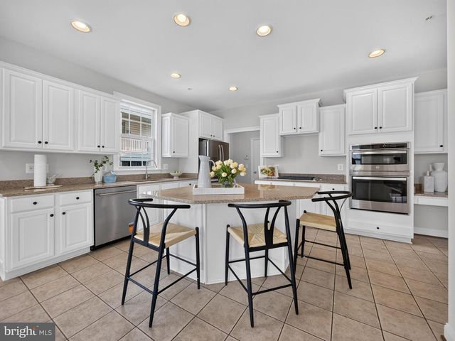 3032 MOORE LN, Kensington, MD 20895