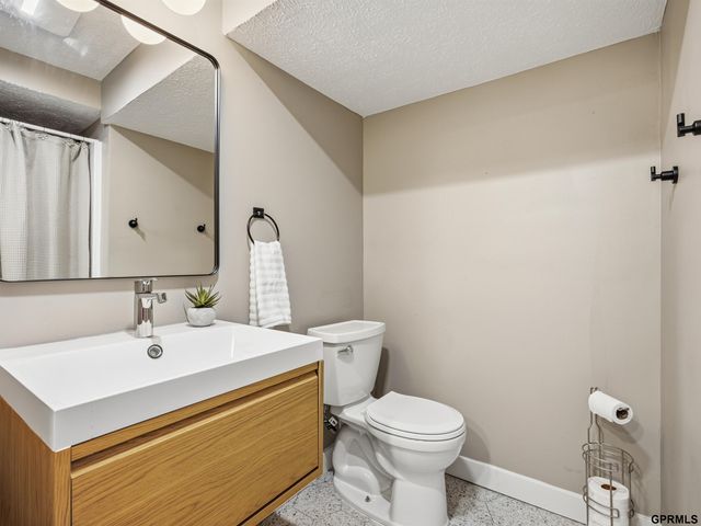 6622 Lafayette Avenue, Omaha, NE 68132