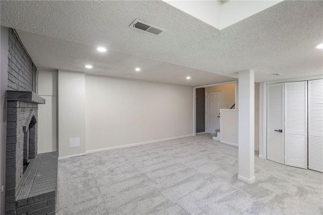 924 Shilo Court, Liberty, MO 64068