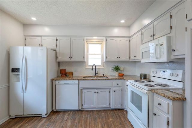 924 Shilo Court, Liberty, MO 64068