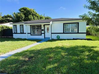 9221 Broad Manor Rd, Miami, FL 33147