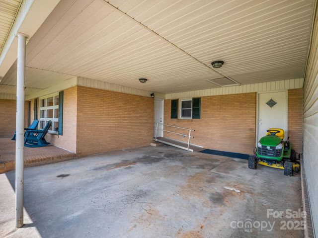 1638 Chase High Road, Forest City, NC 28043